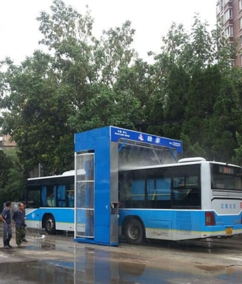 Machine de nettoyage automatique de bus à grille bleue Taille 2150*5750*5355mm personnalisable