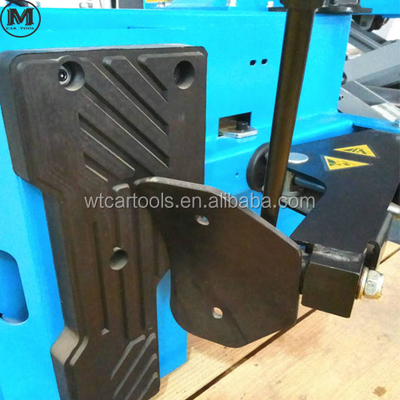 Machine de changement de pneus de voiture à bras de balancement manuel 12 bar Pression et inclinaison vers l'arrière facultative