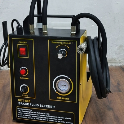 Machine automatique d'échange de fluide de freinage pour un fonctionnement en douceur et un freinage sûr